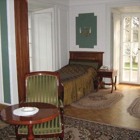 Hotel Butikowy Palac Jablonna Экстерьер фото