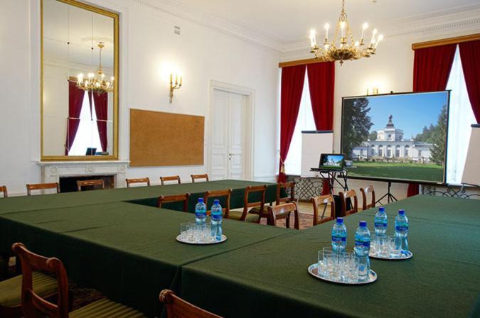 Hotel Butikowy Palac Jablonna Экстерьер фото