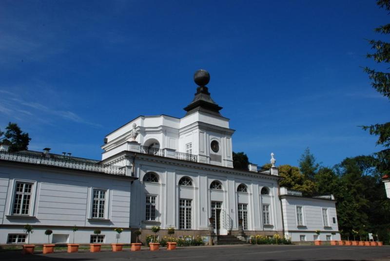Hotel Butikowy Palac Jablonna Экстерьер фото