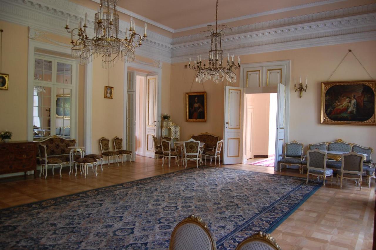 Hotel Butikowy Palac Jablonna Экстерьер фото