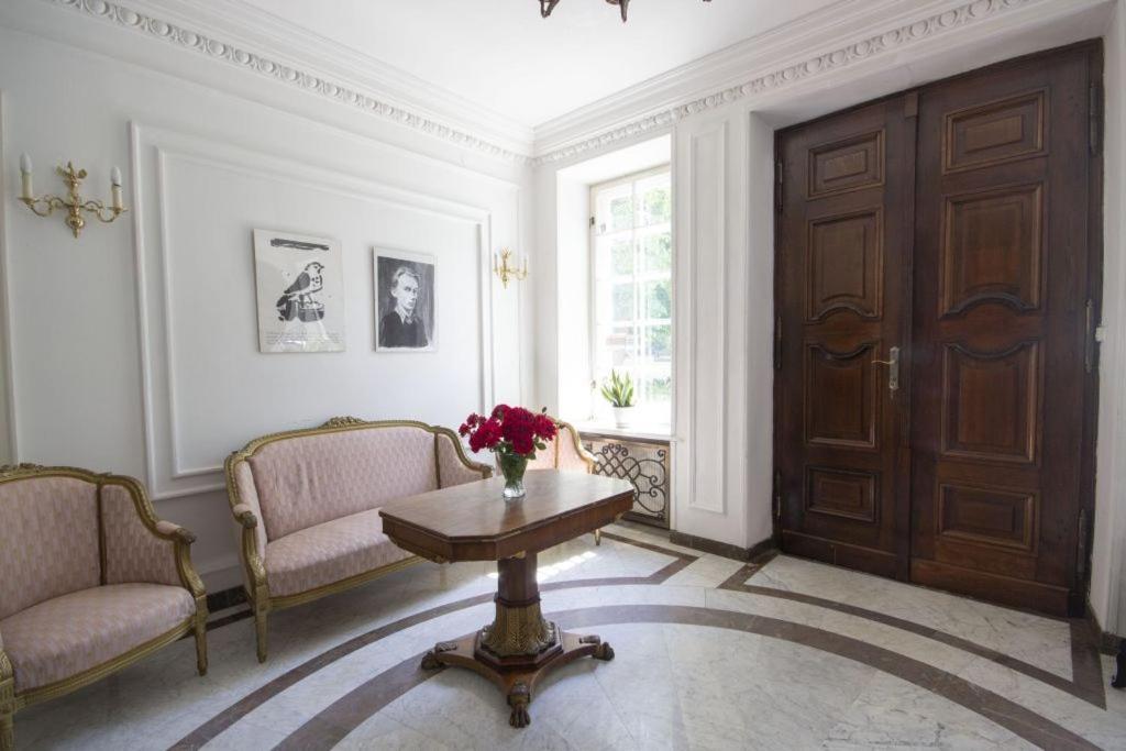 Hotel Butikowy Palac Jablonna Экстерьер фото
