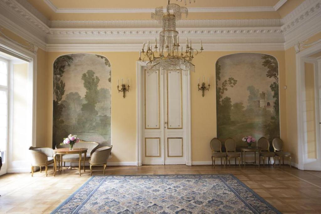 Hotel Butikowy Palac Jablonna Экстерьер фото