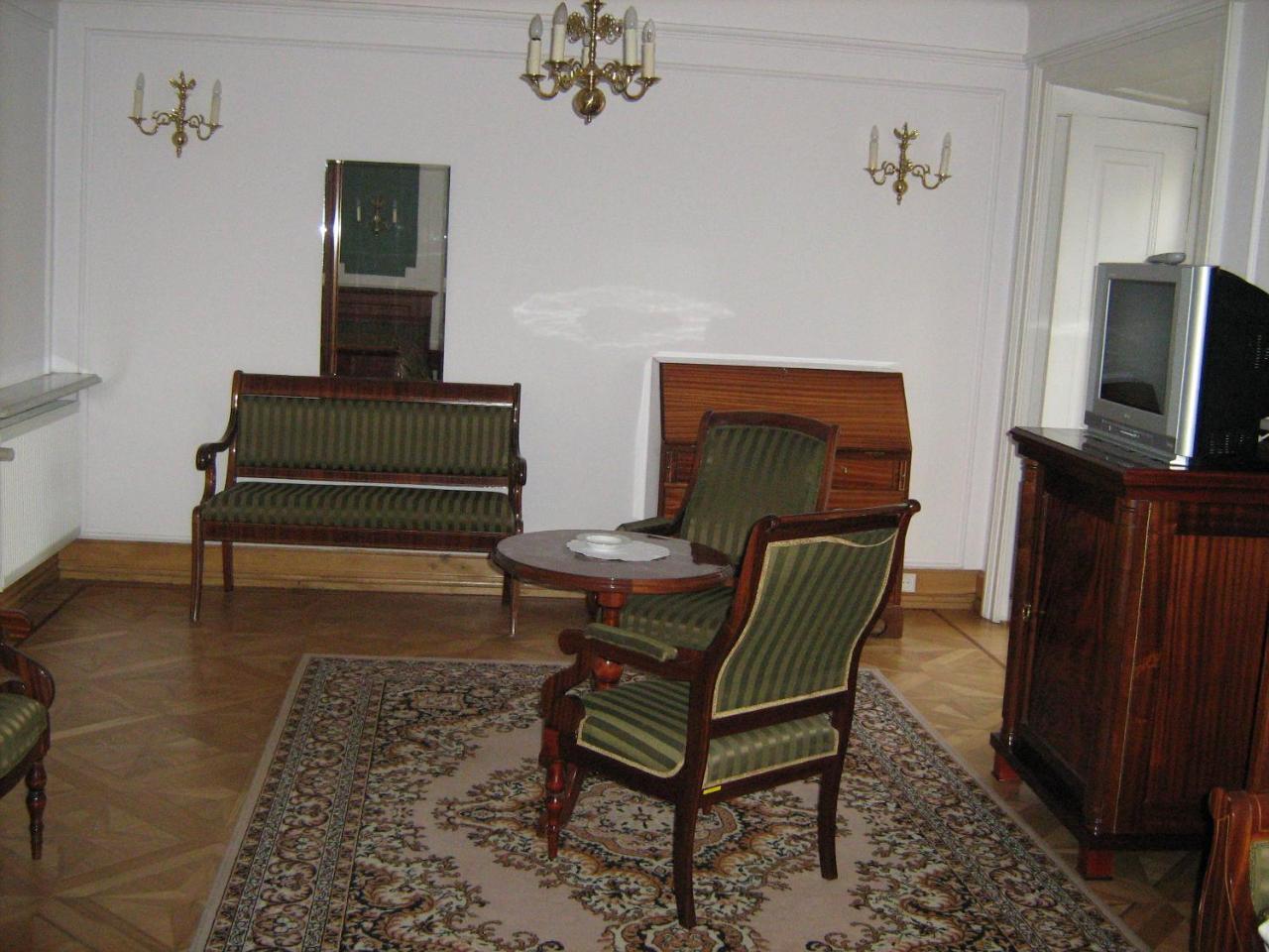Hotel Butikowy Palac Jablonna Экстерьер фото