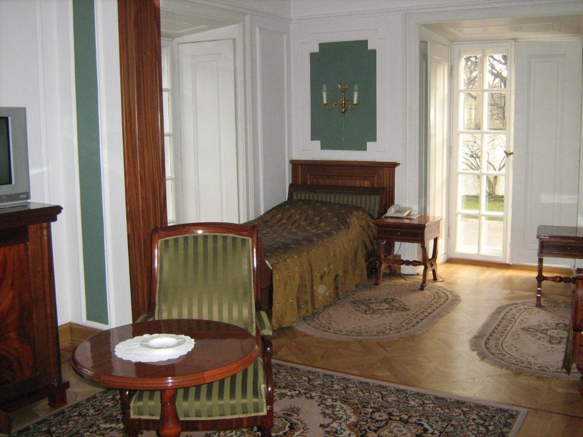 Hotel Butikowy Palac Jablonna Экстерьер фото