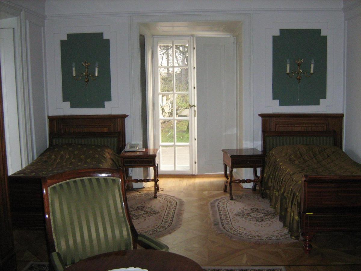 Hotel Butikowy Palac Jablonna Экстерьер фото